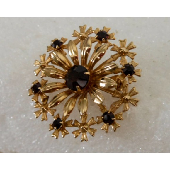 Vintage Gold & Purple Rhinestone Flower Pinwheel Brooch , Unsigned Beauty - Picture 7 of 8